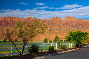 Turistik tatil beldesinde gün doğumu, Moab, Abd