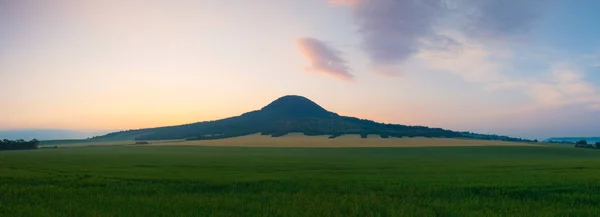 Διάσημο λόφο της Τσεχίας στην Τσεχική μποέμ Uplands, Τσεχική Δημοκρατία — Φωτογραφία Αρχείου