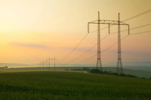 Sommerlandschaft und Hazmburk Burg in Mittelböhmen Highl — Stockfoto