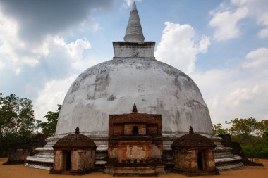 Polonnaruwa - Sri Lanka antik bir tapınak kalıntıları.  