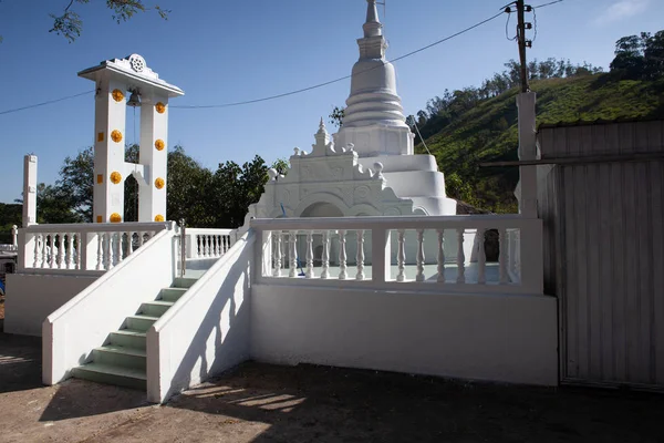 Dowa Raja Maha Viharaya tempel beoordelingen, Sri Lanka. — Stockfoto