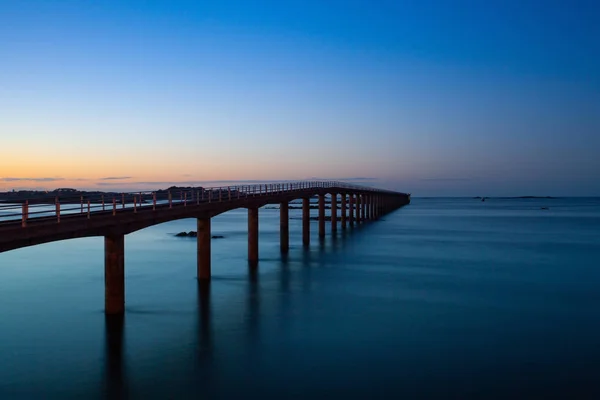 Ponte per Ile de Batz, Roscoff, Bretagna . — Foto Stock