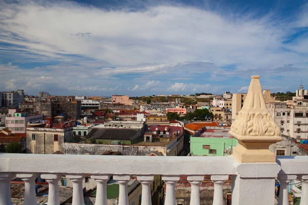 Üstten Görünüm çatılar ve binaları, Havana, Küba — Stok fotoğraf