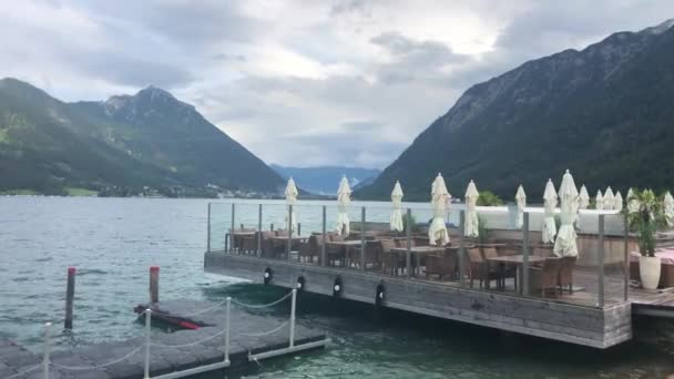 Pertisau Oostenrijk Augustus 2019 Toegang Tot Café Pier Aan Oever — Stockvideo