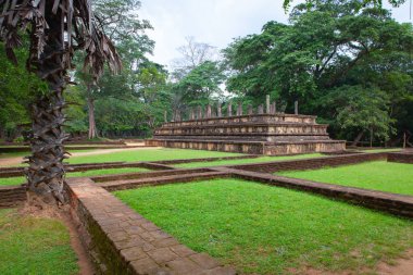 Eski bir tapınak harabeleri, Sri Lanka
