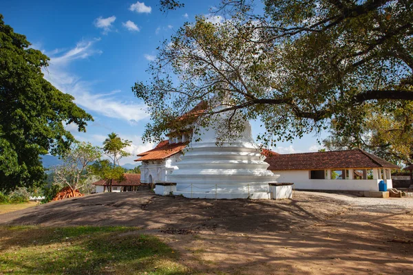Lankatilaka vihara egy ősi buddhista templom található udu — Stock Fotó