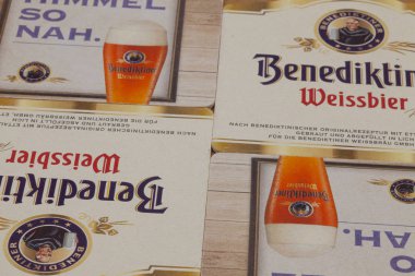 Benediktiner Beyaz Bira gelen Beermats.