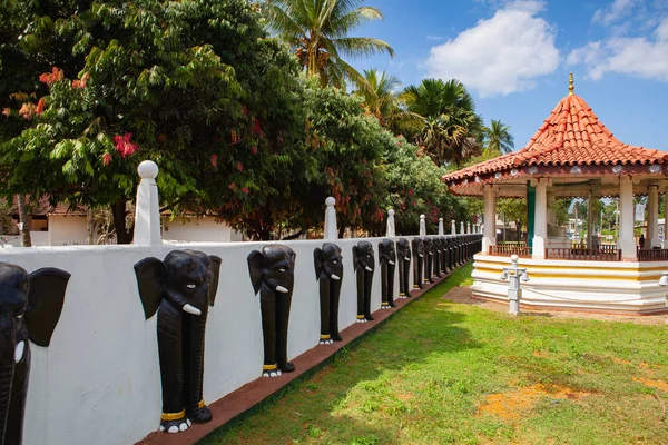 De Aluvihare Rock-Tempel in Aluvihare, Sri Lanka — Stockfoto