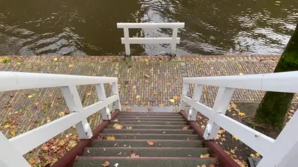 Ufer Des Flusses Utrecht Niederlande Utrecht Ist Eine Sehr Alte — Stockvideo