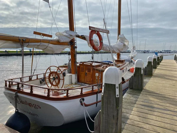 Volendam es una ciudad en Holanda Septentrional, a 20 kilómetros al norte de Amst —  Fotos de Stock