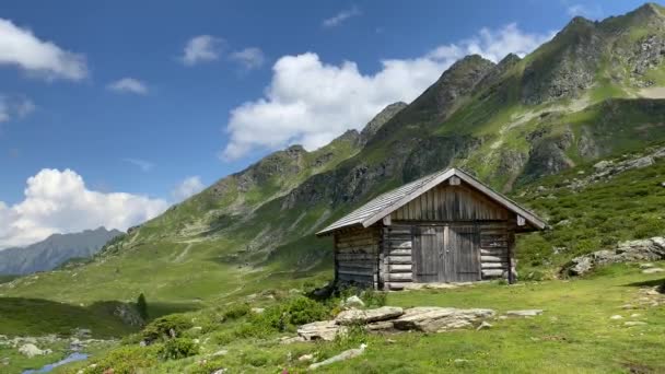 Gamla Ladan Stranden Sjön Giglachsee Steiermark Österrike Platsen Utan Turister — Stockvideo