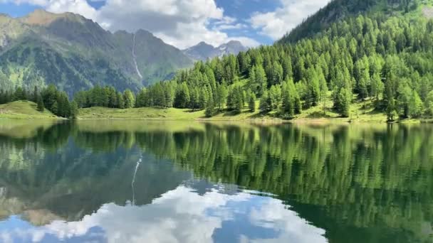 Duisitzkarsee Österreich Der Duisitzkarsee Ist Wohl Einer Der Schönsten Bergseen — Stockvideo