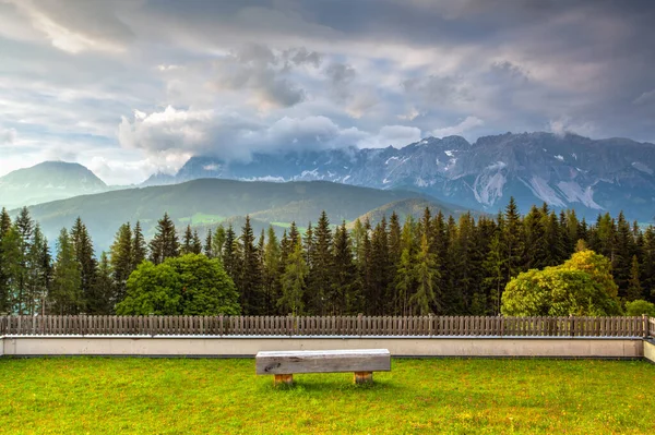Dachstein Hegyi Nyári Völgy Kilátás Almwelt Ausztria Üdülőhely Almwelt Ausztria — Stock Fotó