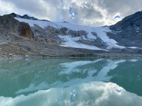 Tiefenbach Glacier Located Solden Tztal Alps Tyrol Austria 冬の間 氷河はケーブルカーで — ストック写真