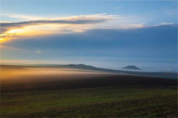 Paisaje Cubierto Niebla Las Tierras Altas Bohemia Central República Checa —  Fotos de Stock