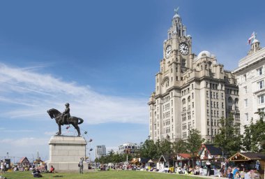 Liverpool simgesel yapısı olan Royal Liver building