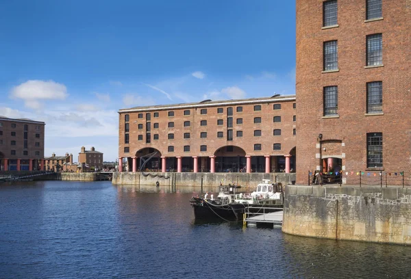 Royal Albert Dock, Liverpool. Old victorian warehouses which have been refurbishe and turned into shops, restaurants and galleries, one of the top visitor attractions in the UK