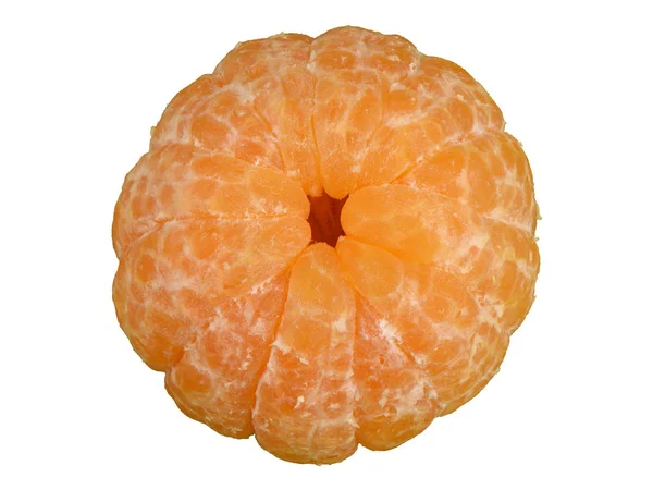 Mandarina pelada en el centro sobre un fondo blanco —  Fotos de Stock