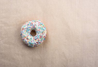 Çörek kolay vanilya sır ile pişmiş konfeti. 