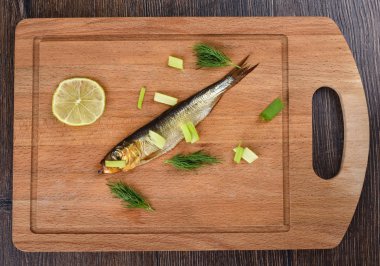 Baltık Ringa balığı soğuk dereotu, yeşil soğan ve kireç ile füme