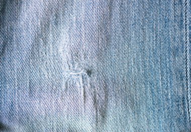 Eski kot pantolon. Delik kot kumaş giyilen. Sefil şeyler.