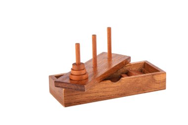 Beyaz arka planda Hanoi 'nin tahta yapboz kulesi.