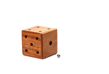 Beyaz arka planda üç boyutlu bulmaca sihirli kübü..