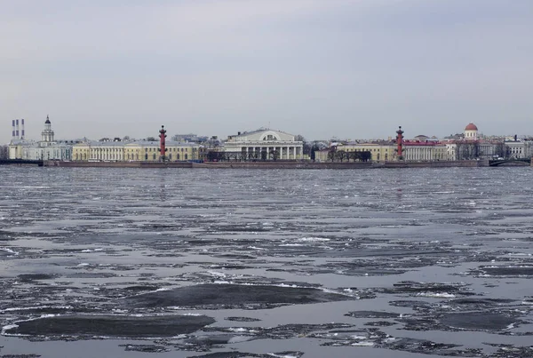 St Petersburg Neva Nehri'nde buz drift
