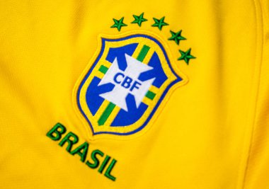 25 Haziran 2018 Moskova, Rusya. Brezilya Futbol Federasyonu ve Brezilya Milli Futbol Takımı'nın futbol gömlek beş yıldız logo.