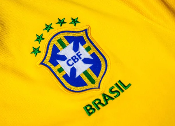 25 Haziran 2018 Moskova, Rusya. Brezilya Futbol Federasyonu ve Brezilya Milli Futbol Takımı'nın futbol gömlek beş yıldız logo.