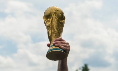 12 Haziran 2018 Moskova ' A adam tutarak bir kupa FIFA Dünya Kupası.