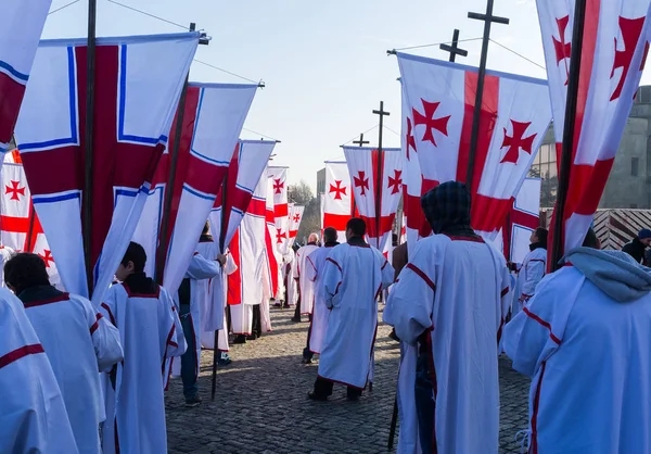 7 Ocak 2014. Tiflis, Gürcistan. Şota Rustaveli Tiflis Noel alayı Alilo Caddesi üzerinde katılımcıların ismini.