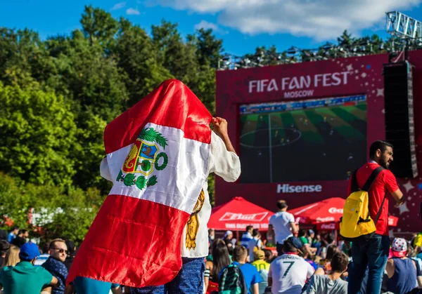 2 Temmuz 2018 Moskova, Rusya. Peru Milli Takımı FIFA Dünya Kupası 2018 yılında Moskova'da kanlı Vorob'evy fan bölgesinde FIFA hayranları Festivali'nde hayranıyım.
