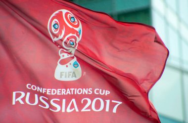 FIFA Konfederasyonlar Kupası 2017 Tsvetnoy Bulvarı Moskova'da sembollerin bayraklarıyla Moskova, Rusya - 17 Haziran 2017.