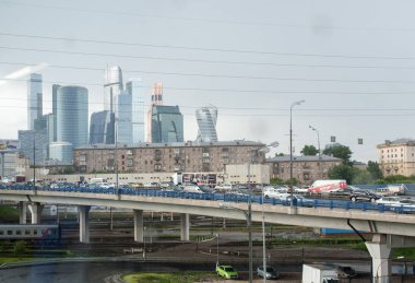 Moskova, Rusya - 22 Haziran 2017 otomobil trafik üçüncü taşıma halkası ve iş merkezi Moskova şehir Moskova.