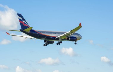  Sheremetyevo, Moscow Region, Rusya Federasyonu - 28 Haziran 2017: Airbus A330 Aeroflot havayolları Sheremetyevo Uluslararası Havaalanı'nda bir iniş yapar.