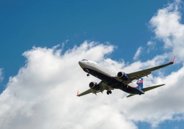 Sheremetyevo, Moscow Region, Rusya Federasyonu - 28 Haziran 2017: Boeing 737-800 Aeroflot havayolları Sheremetyevo Uluslararası Havaalanı'nda bir iniş yapar.