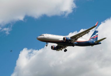  Sheremetyevo, Moscow Region, Rusya Federasyonu - 28 Haziran 2017: Airbus A320 Aeroflot havayolları Sheremetyevo Uluslararası Havaalanı'nda bir iniş yapar.