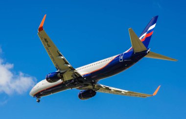 Sheremetyevo, Moscow Region, Rusya Federasyonu - 28 Haziran 2017: Boeing 737-800 Aeroflot havayolları Sheremetyevo Uluslararası Havaalanı'nda bir iniş yapar.