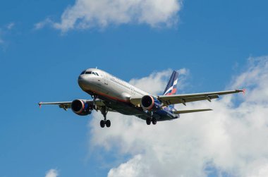  Sheremetyevo, Moscow Region, Rusya Federasyonu - 28 Haziran 2017: Airbus A320 Aeroflot havayolları Sheremetyevo Uluslararası Havaalanı'nda bir iniş yapar.