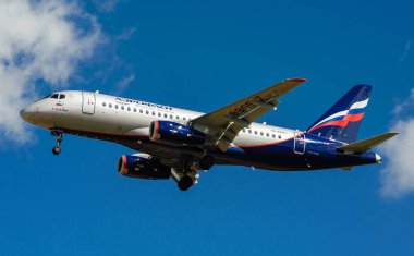 Sheremetyevo, Moscow Region, Rusya Federasyonu - 28 Haziran 2017: Sukhoi Superjet 100 (Ssj 100-95b) Aeroflot havayolları Sheremetyevo Uluslararası Havaalanı'nda bir iniş yapar.