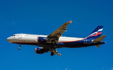  Sheremetyevo, Moscow Region, Rusya Federasyonu - 28 Haziran 2017: Airbus A320 Aeroflot havayolları Sheremetyevo Uluslararası Havaalanı'nda bir iniş yapar.