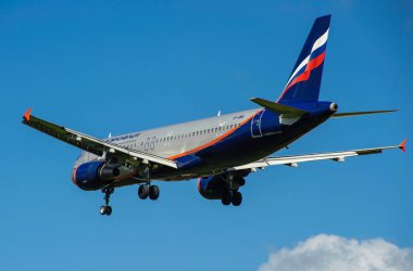  Sheremetyevo, Moscow Region, Rusya Federasyonu - 28 Haziran 2017: Airbus A320 Aeroflot havayolları Sheremetyevo Uluslararası Havaalanı'nda bir iniş yapar.