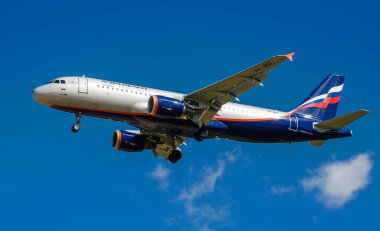  Sheremetyevo, Moscow Region, Rusya Federasyonu - 28 Haziran 2017: Airbus A320 Aeroflot havayolları Sheremetyevo Uluslararası Havaalanı'nda bir iniş yapar.