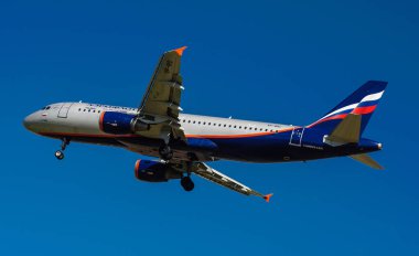  Sheremetyevo, Moscow Region, Rusya Federasyonu - 28 Haziran 2017: Airbus A320 Aeroflot havayolları Sheremetyevo Uluslararası Havaalanı'nda bir iniş yapar.