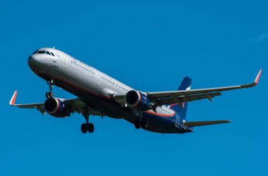  Sheremetyevo, Moscow Region, Rusya Federasyonu - 28 Haziran 2017: Airbus A321 Aeroflot havayolları Sheremetyevo Uluslararası Havaalanı'nda bir iniş yapar.
