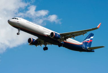  Sheremetyevo, Moscow Region, Rusya Federasyonu - 28 Haziran 2017: Airbus A321 Aeroflot havayolları Sheremetyevo Uluslararası Havaalanı'nda bir iniş yapar.