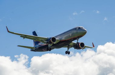  Sheremetyevo, Moscow Region, Rusya Federasyonu - 28 Haziran 2017: Airbus A320 Aeroflot havayolları Sheremetyevo Uluslararası Havaalanı'nda bir iniş yapar.