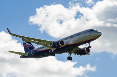  Sheremetyevo, Moscow Region, Rusya Federasyonu - 28 Haziran 2017: Airbus A320 Aeroflot havayolları Sheremetyevo Uluslararası Havaalanı'nda bir iniş yapar.