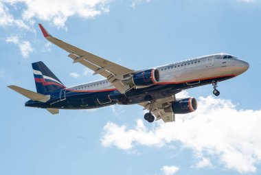  Sheremetyevo, Moscow Region, Rusya Federasyonu - 28 Haziran 2017: Airbus A320 Aeroflot havayolları Sheremetyevo Uluslararası Havaalanı'nda bir iniş yapar.